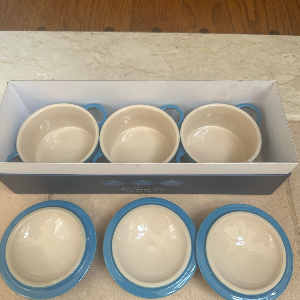 Last one !! Le Creuset Mini Round Cocottes NWT Marseille Blue 8 oz with lids x1 - Picture 8 of 11